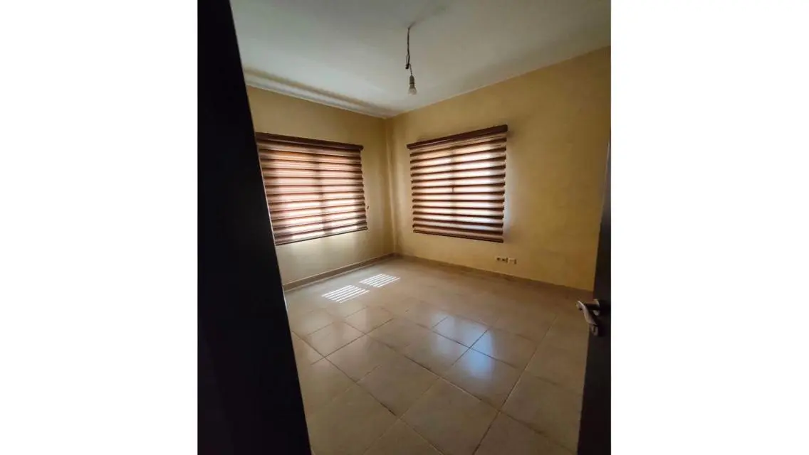 Fantastic Apartment with Excellent Amenities and Spacious Layout