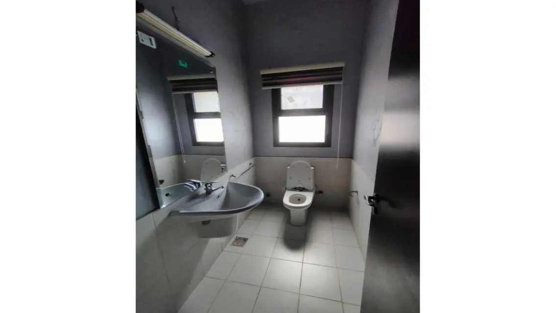 Fantastic Apartment with Excellent Amenities and Spacious Layout