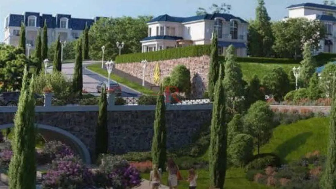 Luxury Apartment with Private Garden in the Heart of the City