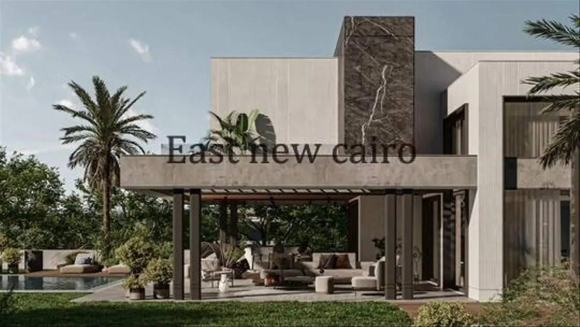 فيلا فاخرة للبيع مع مسبح وحديقة خاصة