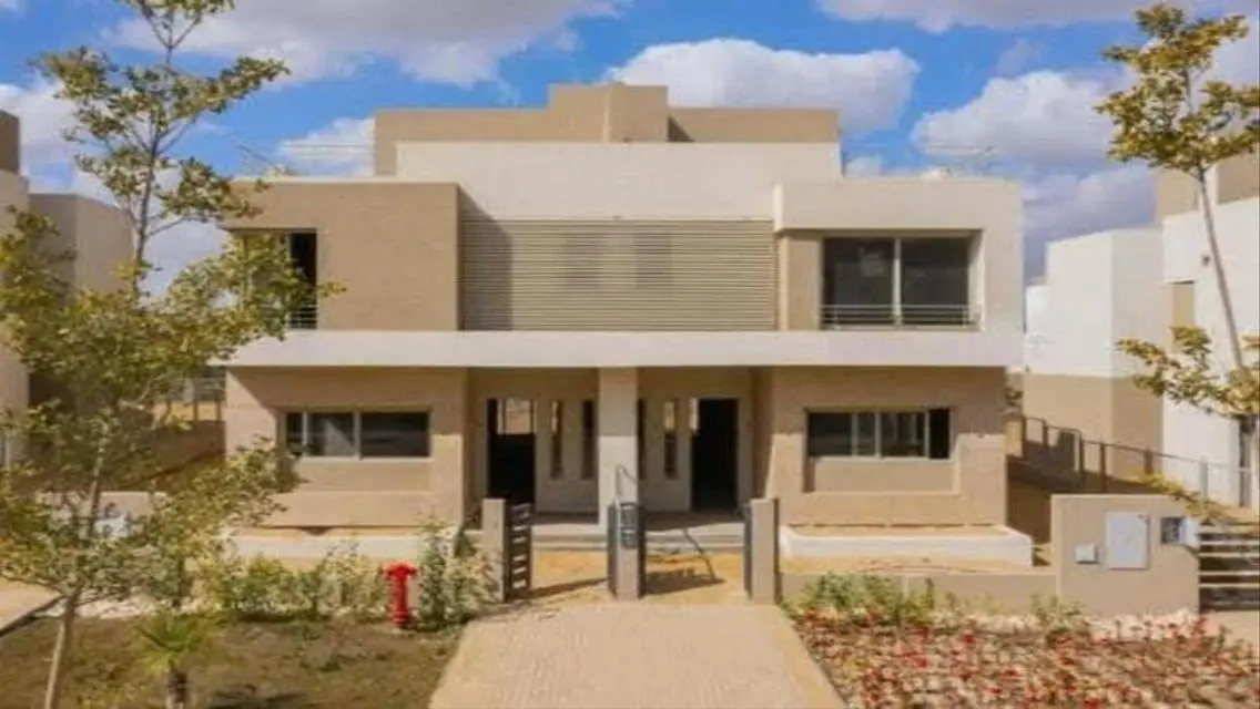 Stunning Villa for Sale in Guinea with Luxurious Amenities