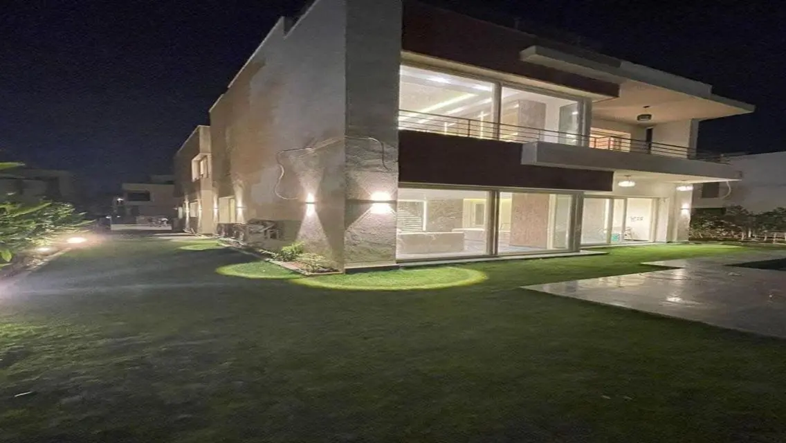 Stunning Villa for Sale in Guinea with Luxurious Amenities