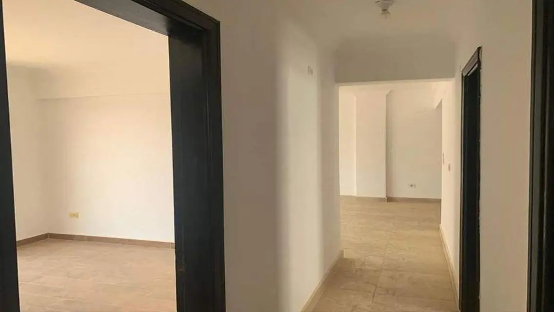Luxury Apartment in Sheikh Zayed with Stunning Views