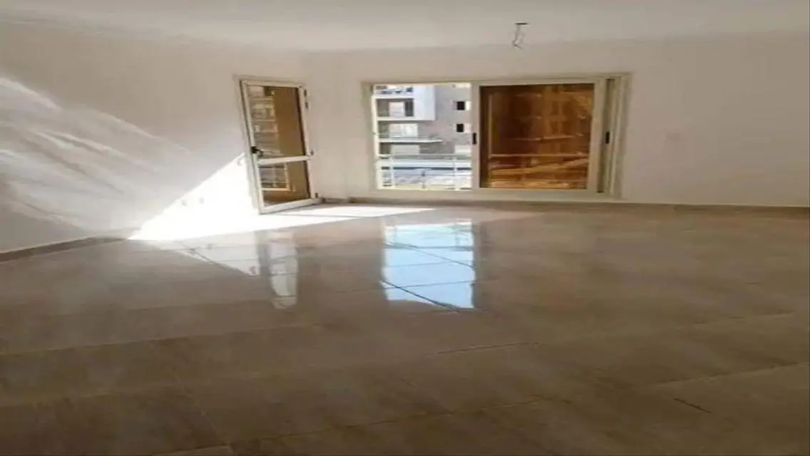 Luxury Apartment in Sheikh Zayed with Stunning Views