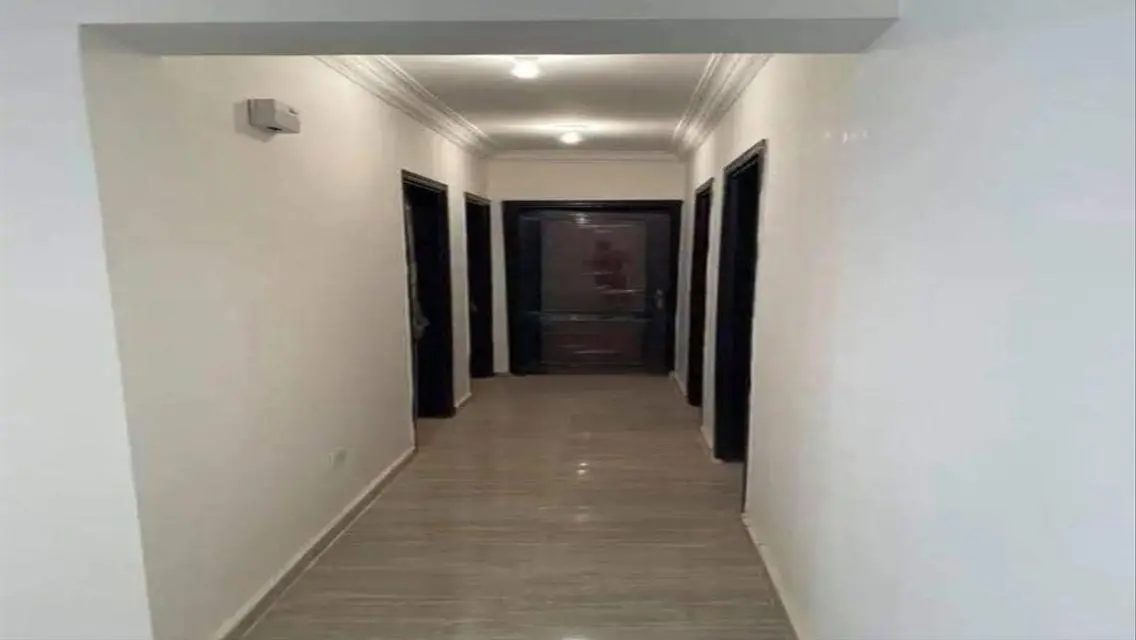 Luxury Apartment in Sheikh Zayed with Stunning Views