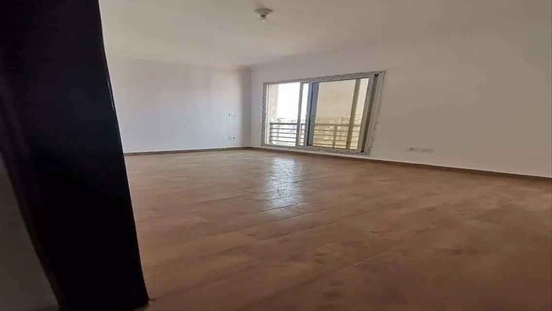 Luxury Apartment in Sheikh Zayed with Stunning Views