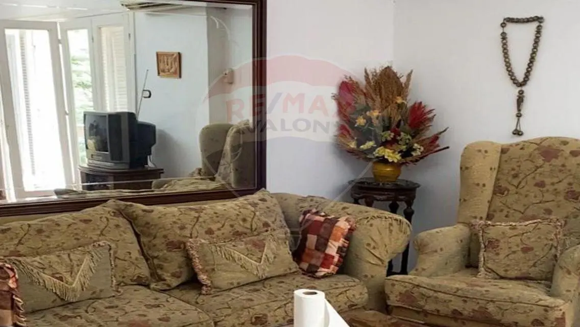 شقة فاخرة مع شرفة في منطقة مميزة