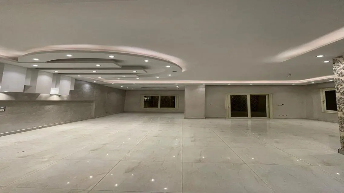 Luxurious 3-Bedroom Apartment with Balcony