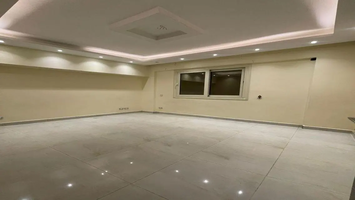 Luxurious 3-Bedroom Apartment with Balcony