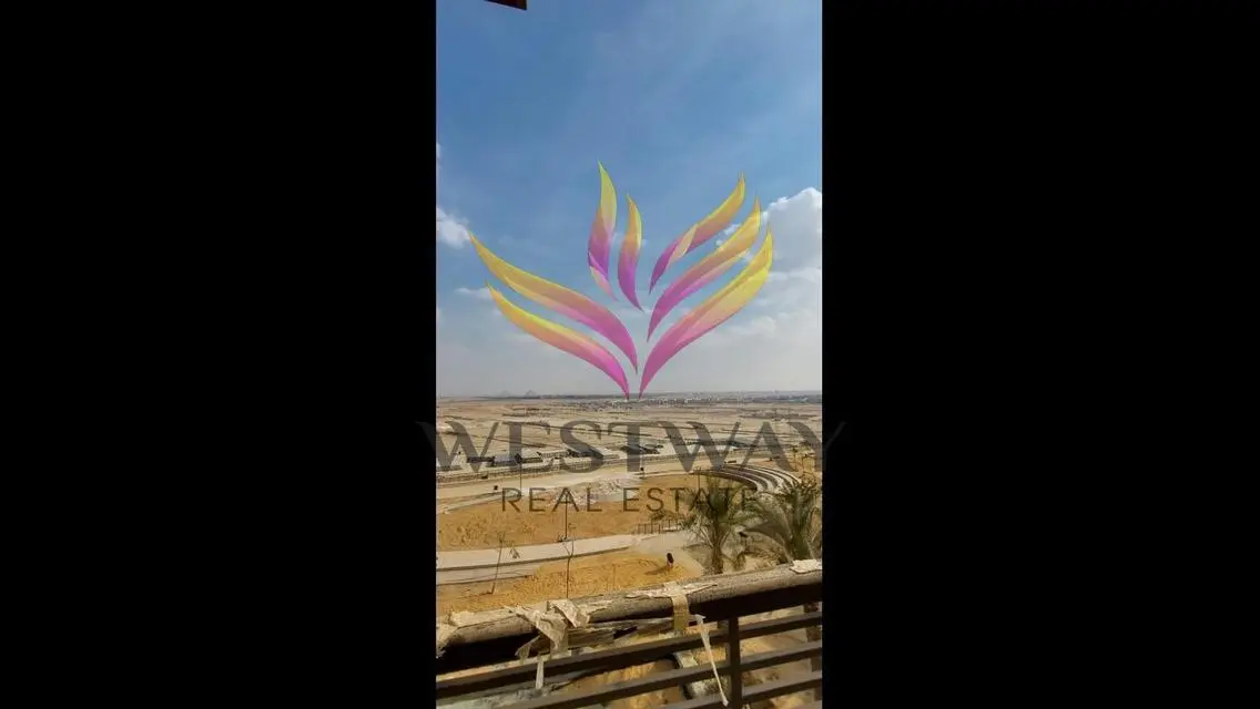 شقة للبيع بمساحة مثالية وشرفة جميلة