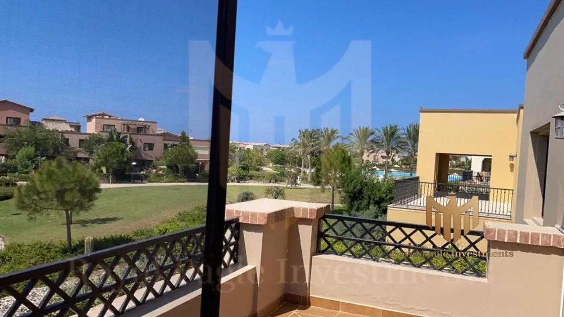 Luxury Apartment with Lake Views and Private Garden