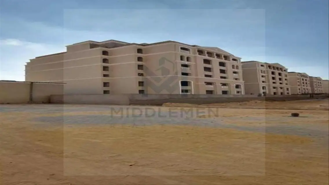فيلا فاخرة مع حديقة خاصة ومسبح مشترك