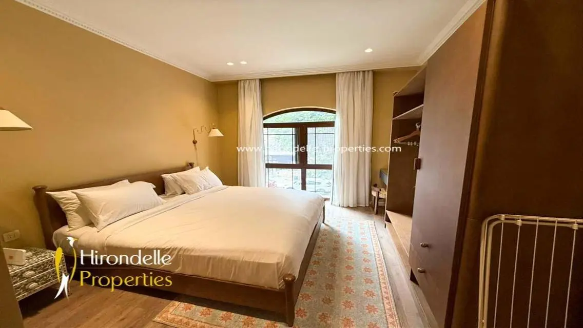 Luxury Apartment with Spacious Comfort - Lake View