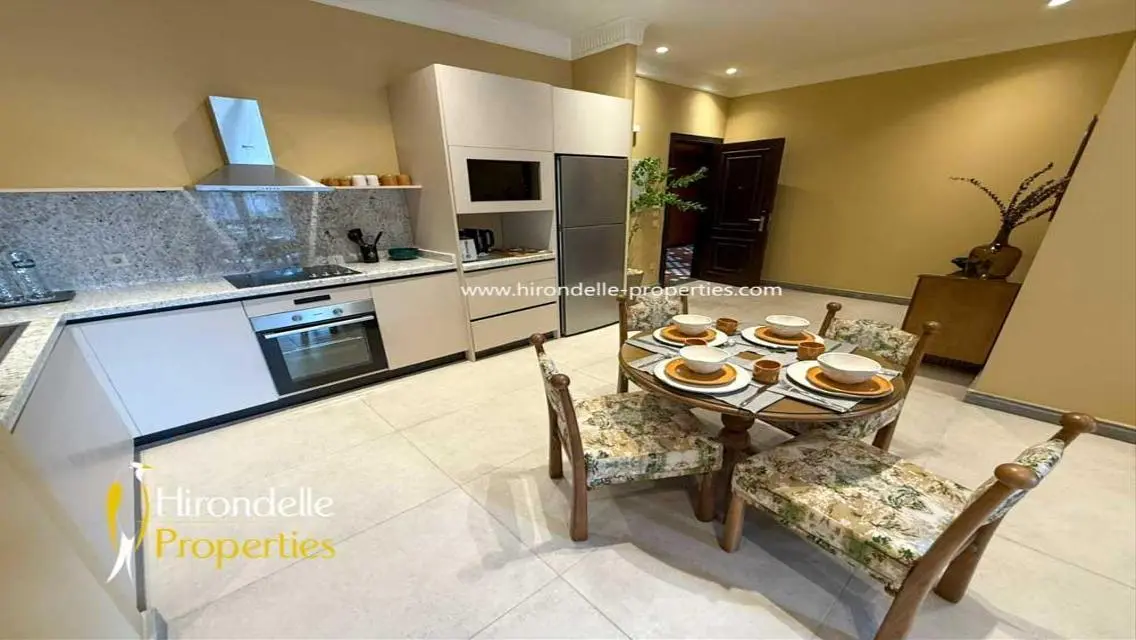 Luxury Apartment with Spacious Comfort - Lake View