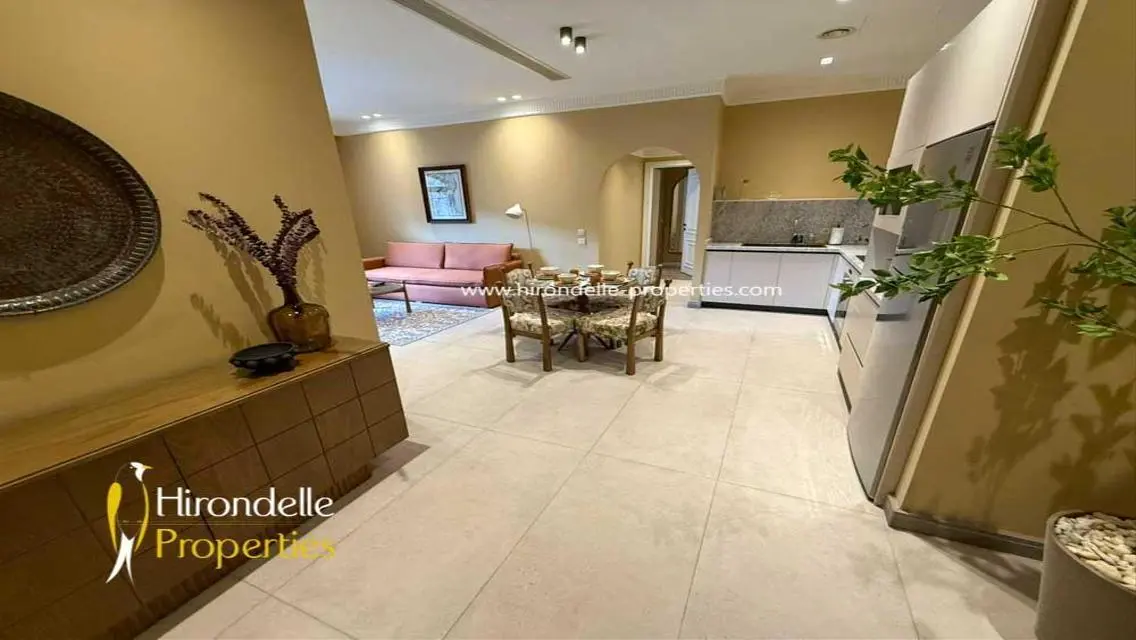 Luxury Apartment with Spacious Comfort - Lake View
