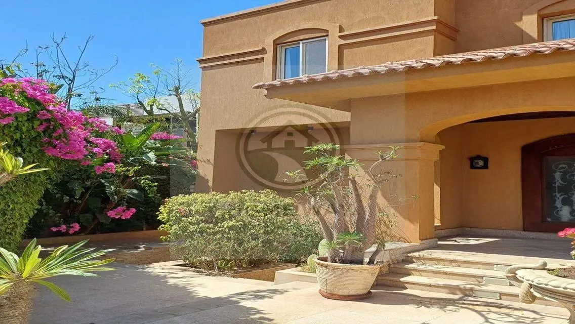 Luxury Property with Private Pool and Garden