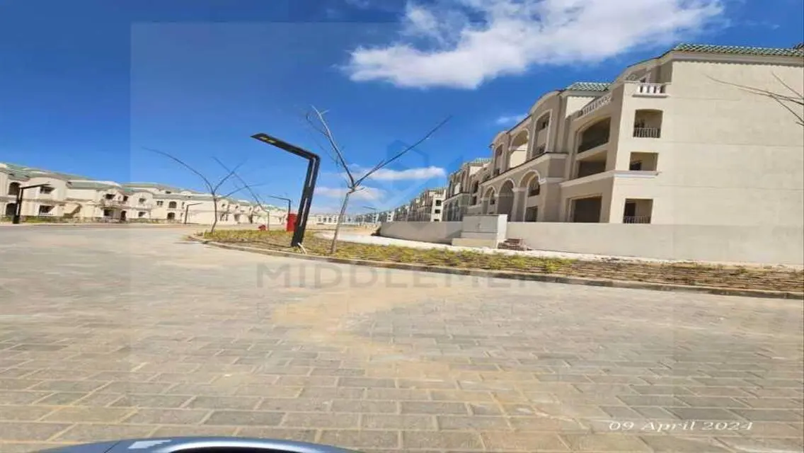 شقة فاخرة بإطلالة متميزة للبيع