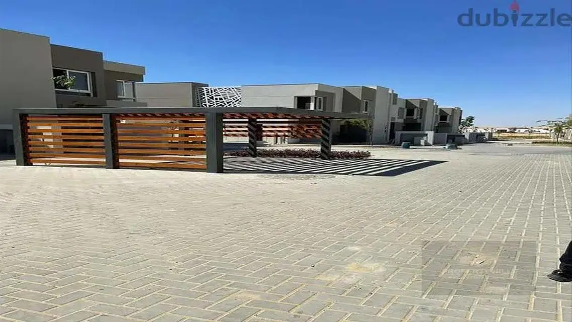 Luxurious Palace for Sale with Private Garden and Shared Pool