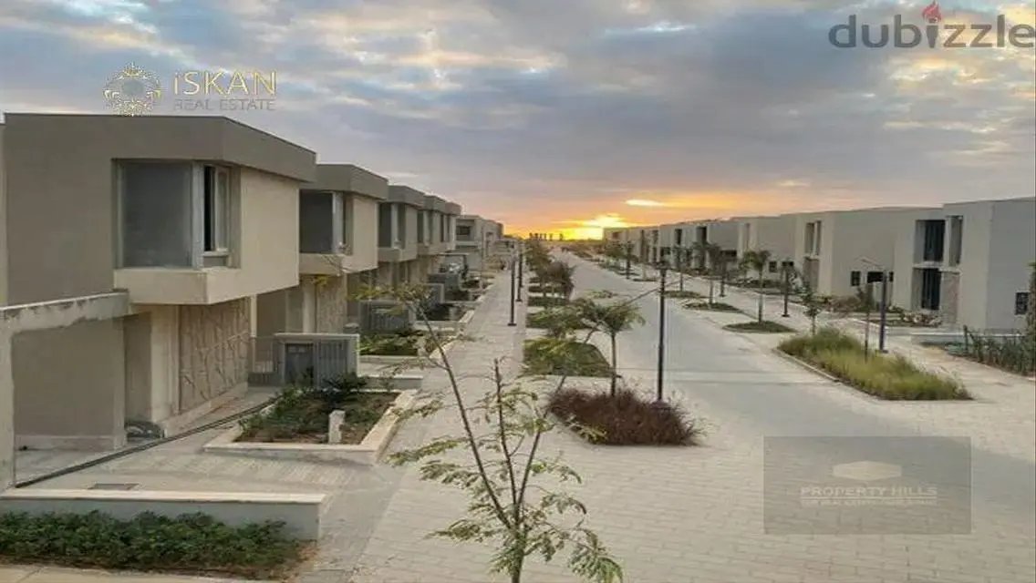 Luxurious Palace for Sale with Private Garden and Shared Pool