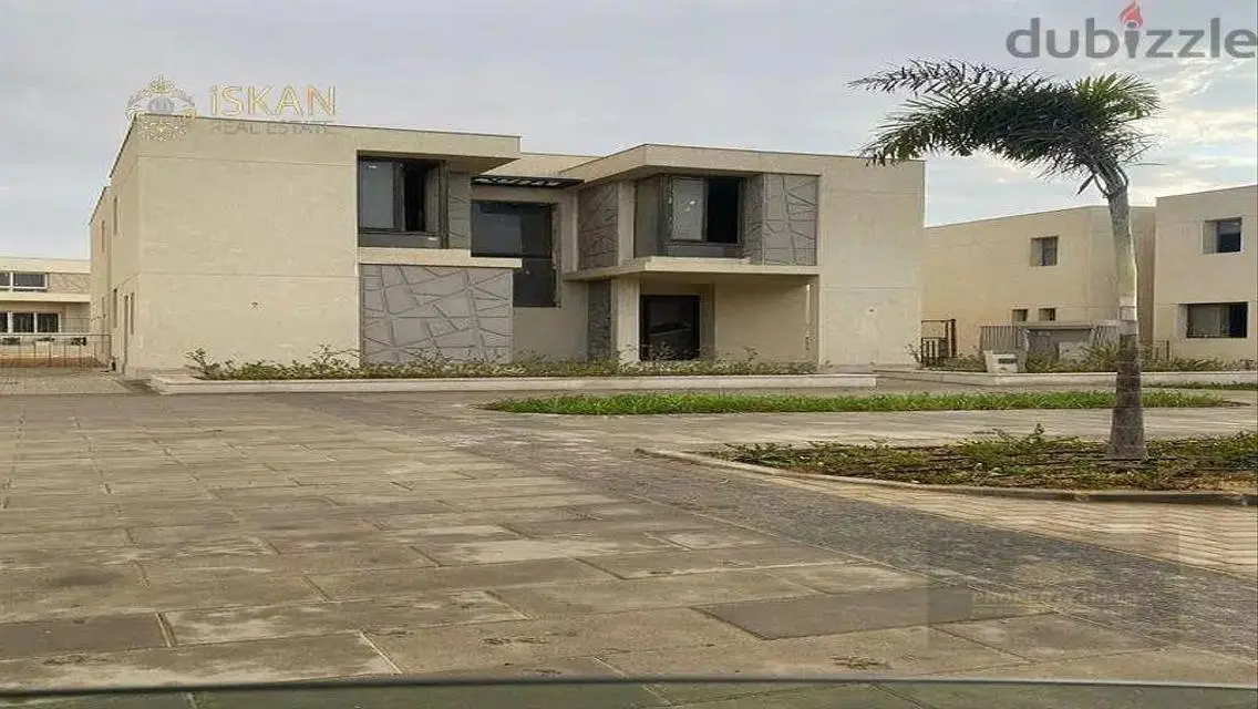 Luxurious Palace for Sale with Private Garden and Shared Pool
