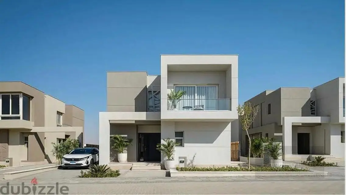 Luxurious Palace for Sale with Private Garden and Shared Pool