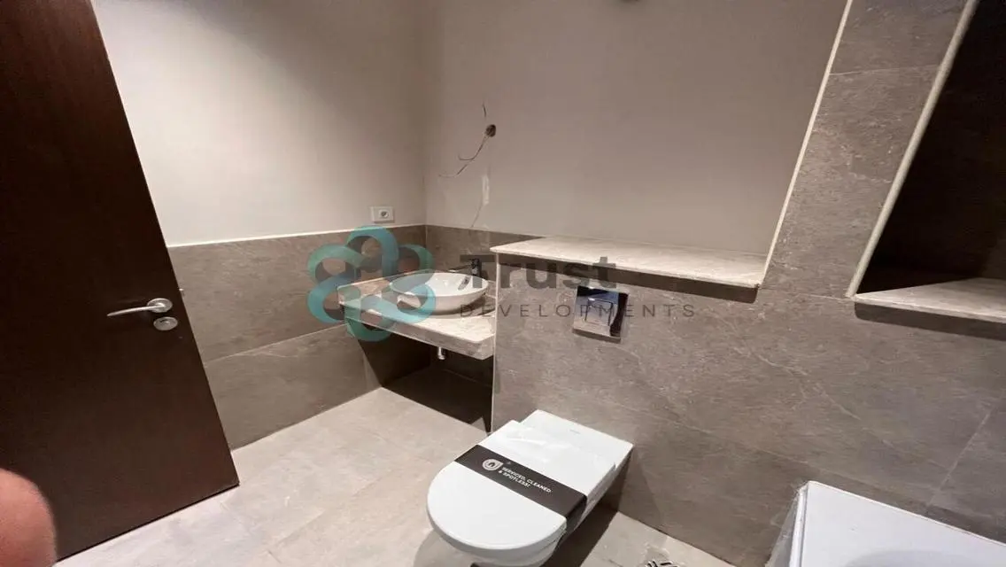 Luxury Apartment with Ample Space and Amenities