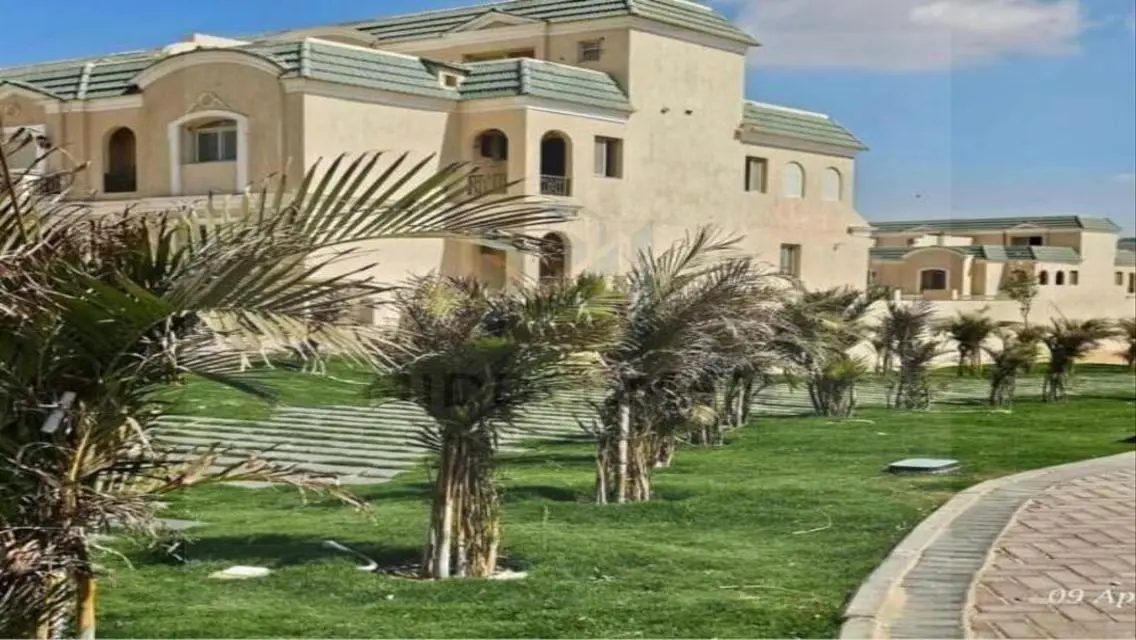 فيلا فاخرة بمساحة واسعة في موقع متميز