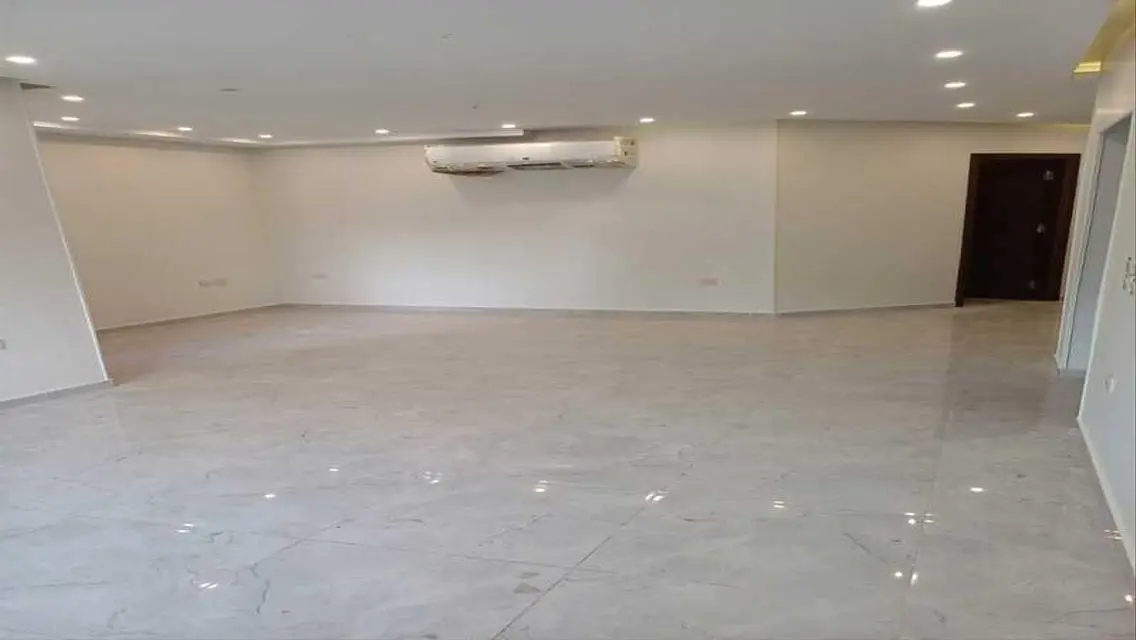 Stylish Apartment for Sale with Central Air Conditioning and Large Space