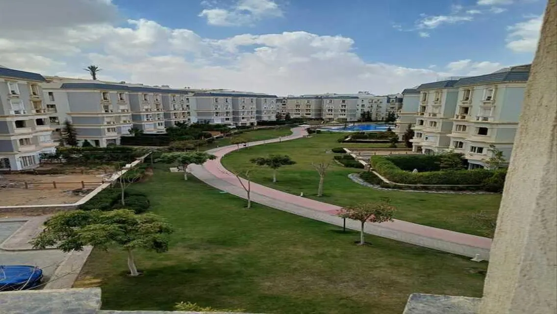 Stylish Apartment for Sale with Central Air Conditioning and Large Space