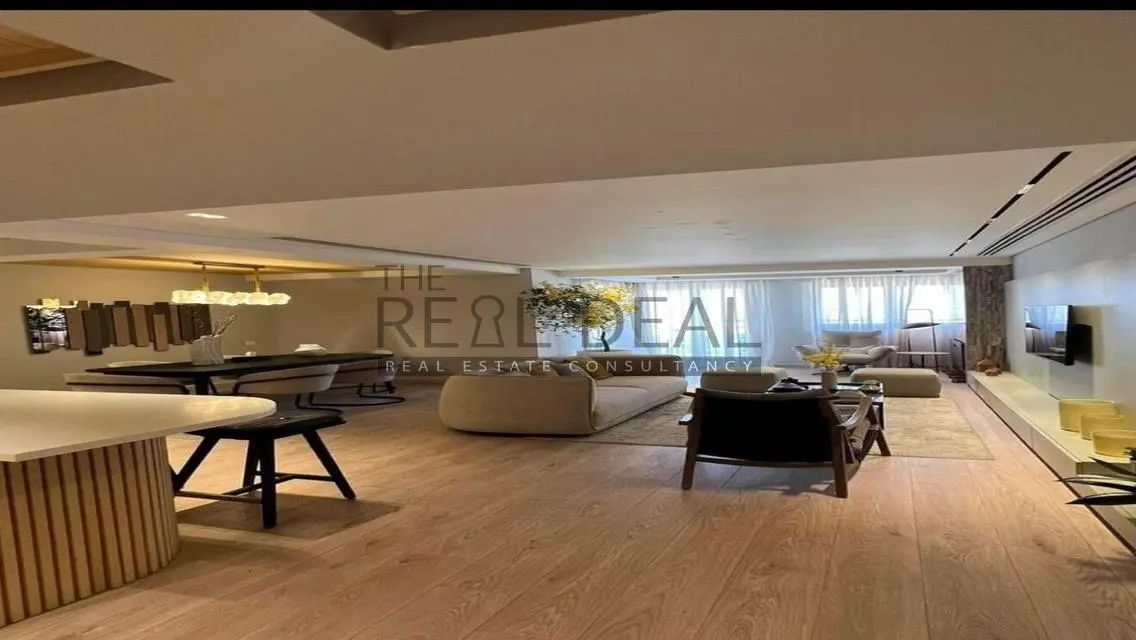 Luxury Villa for Sale with Private Pool and Garden