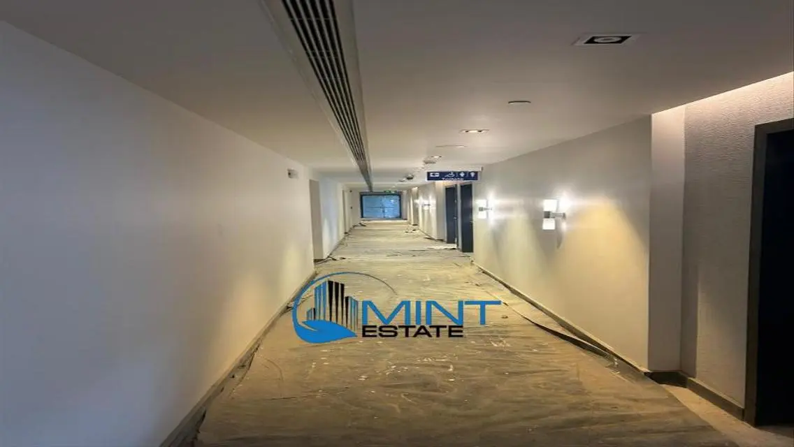 Premium Office in Hyde Park Business District