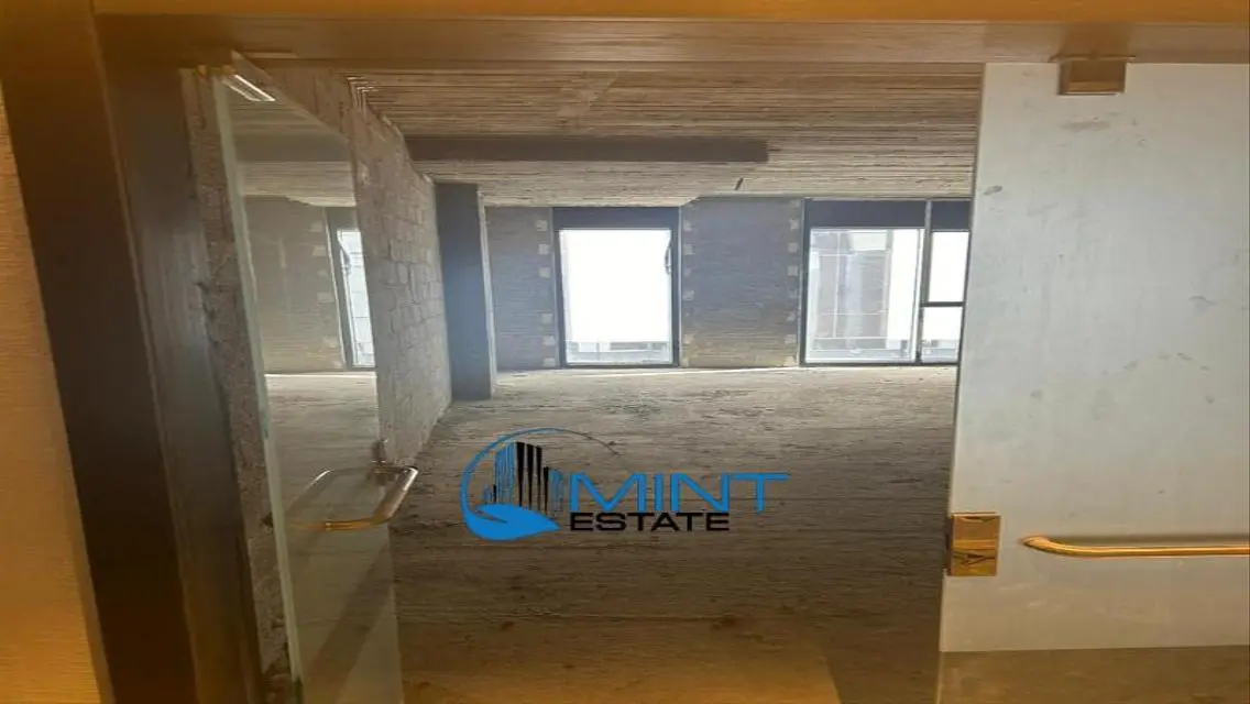Premium Office in Hyde Park Business District