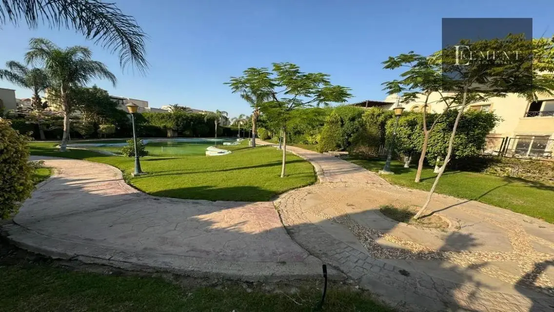 Luxury Apartment with Garden and Private Pool in Prime Location