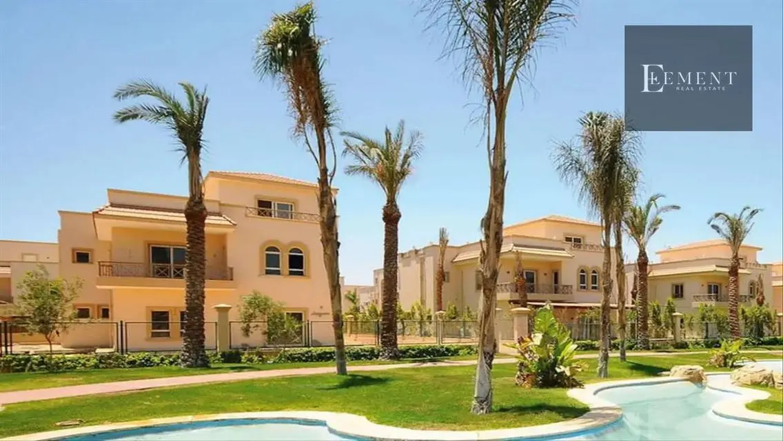 Luxury Apartment with Garden and Private Pool in Prime Location