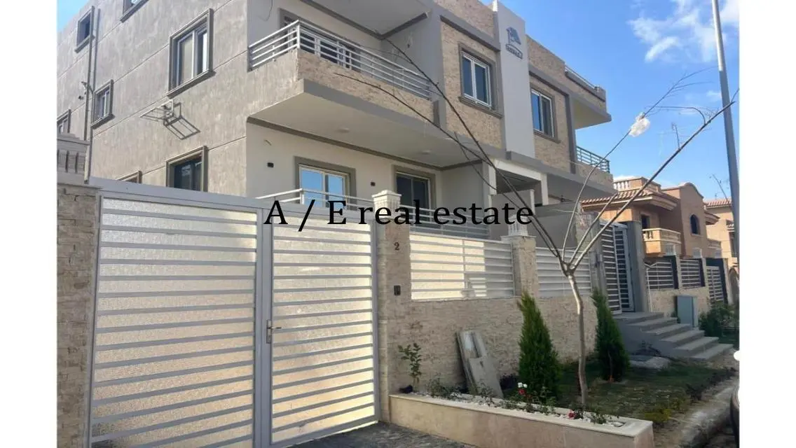 Luxury Apartment for Sale at an Attractive Price - 6 Bedrooms and 3 Bathrooms
