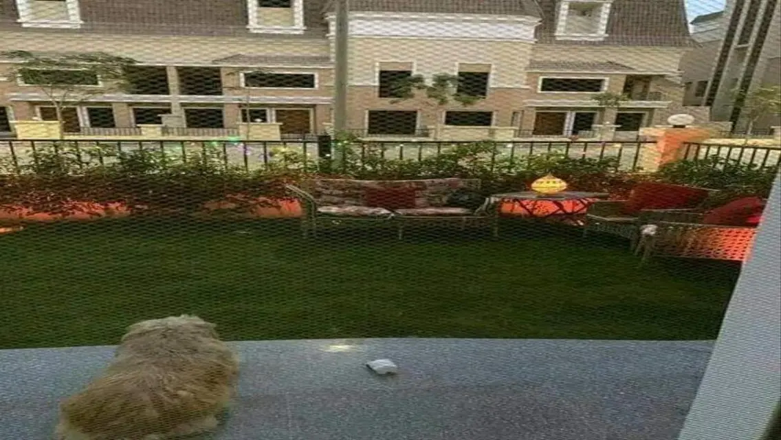 فيلا فاخرة للبيع بمساحة واسعة مع جميع المرافق في موقع مميز