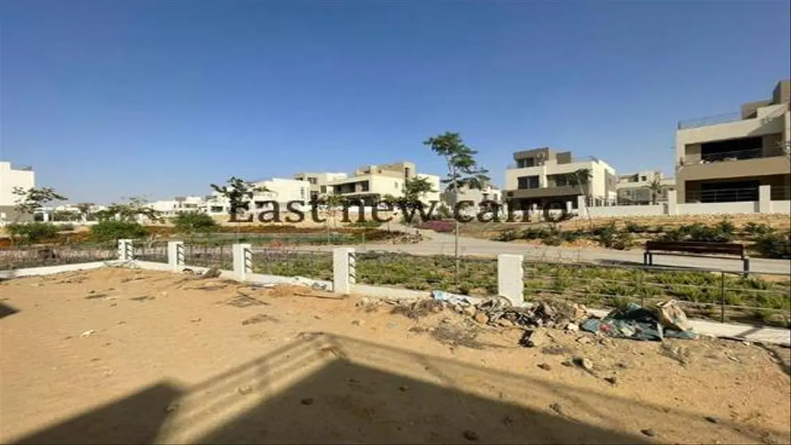 Luxury Villa for Sale with Private Garden and Pool