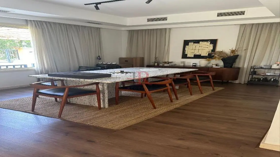 Luxury Apartment for Sale with Spacious Layout and Private Garden