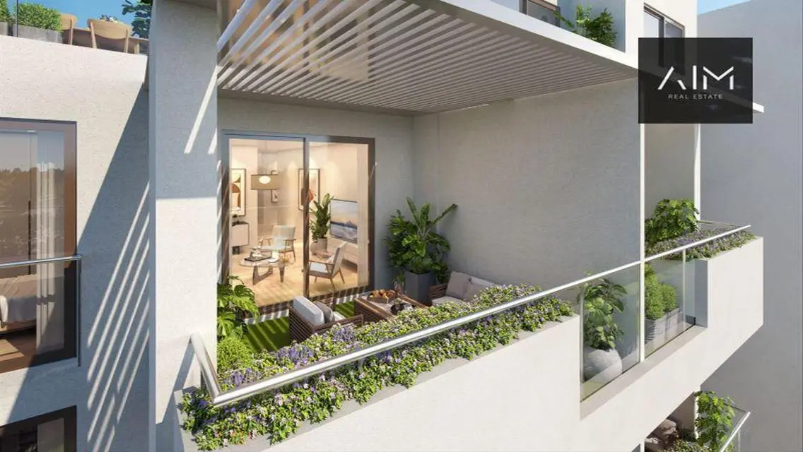 Luxury Apartment - Club Side