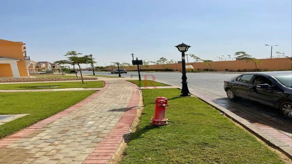 فيلا فاخرة للبيع بحي راقي