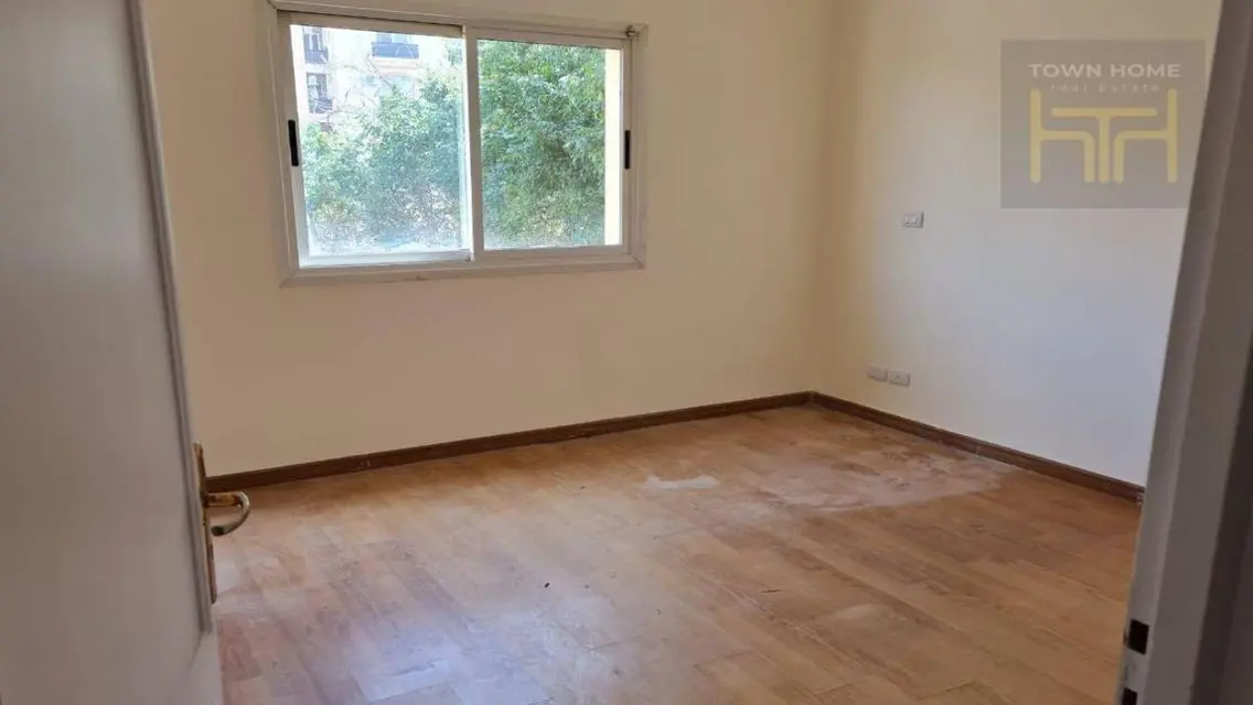 Luxurious Apartment in the Heart of the City with Private Gardens