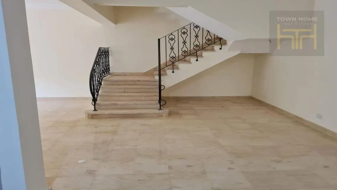 Luxurious Apartment in the Heart of the City with Private Gardens