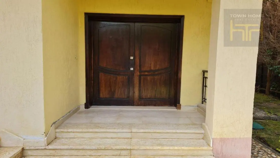 Luxurious Apartment in the Heart of the City with Private Gardens