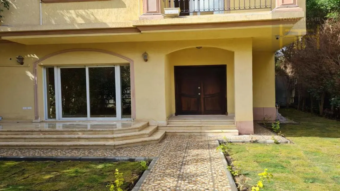 Luxurious Apartment in the Heart of the City with Private Gardens