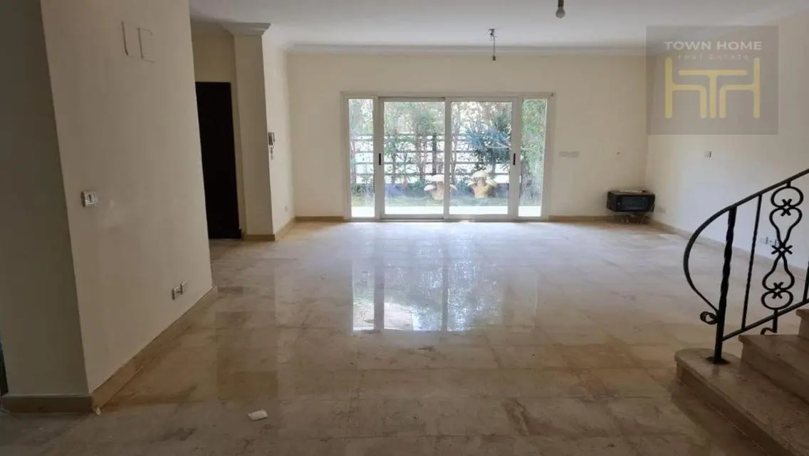 Luxurious Apartment in the Heart of the City with Private Gardens