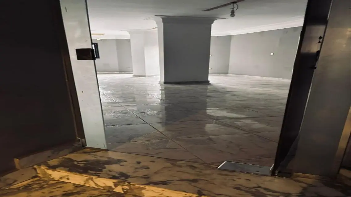 شقة فاخرة للبيع بمساحة شاسعة