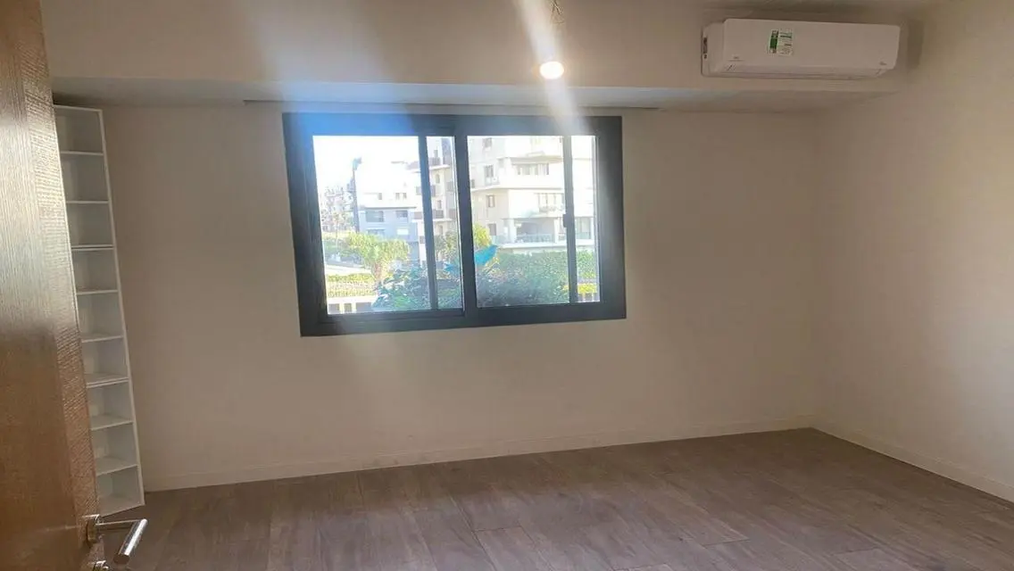 Luxury Apartment for Sale with 400 sqm of Amenities