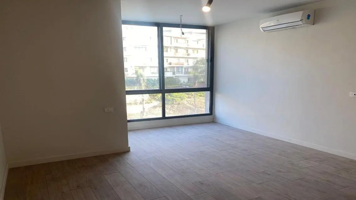 Luxury Apartment for Sale with 400 sqm of Amenities