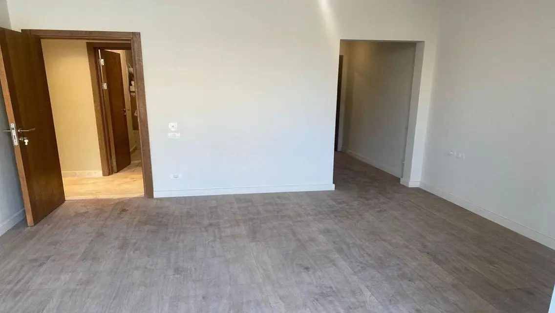Luxury Apartment for Sale with 400 sqm of Amenities