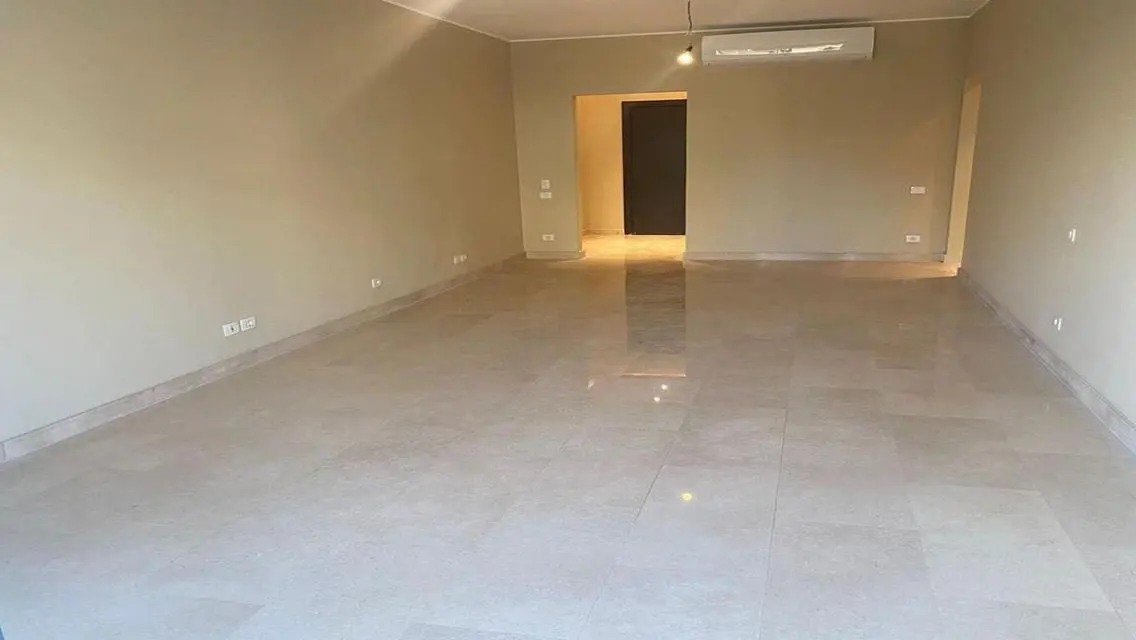 Luxury Apartment for Sale with 400 sqm of Amenities